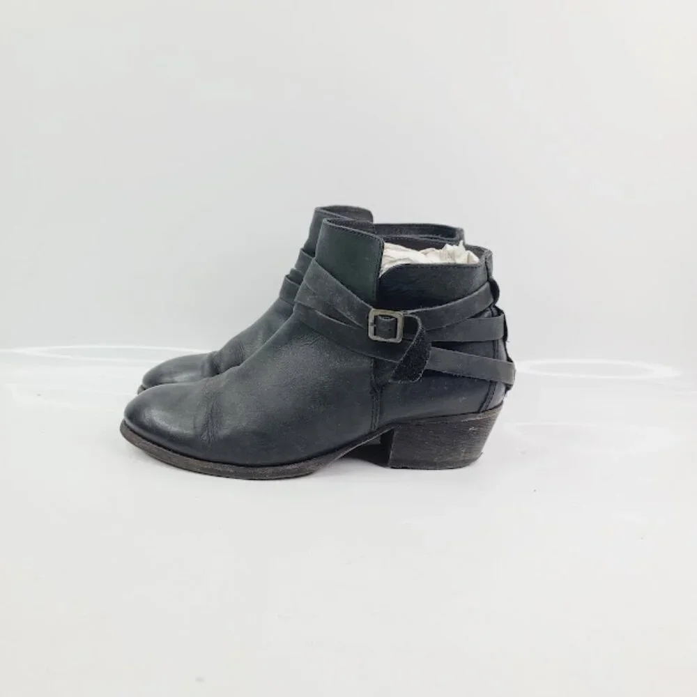 H By Hudson Women's Black‎ Horrigan Leather Wrap Block Heel Ankle Bootie Size 4